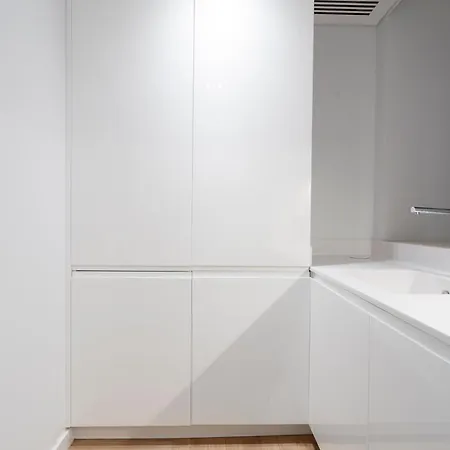 게스트하우스 Boulevard Bedrooms 4*